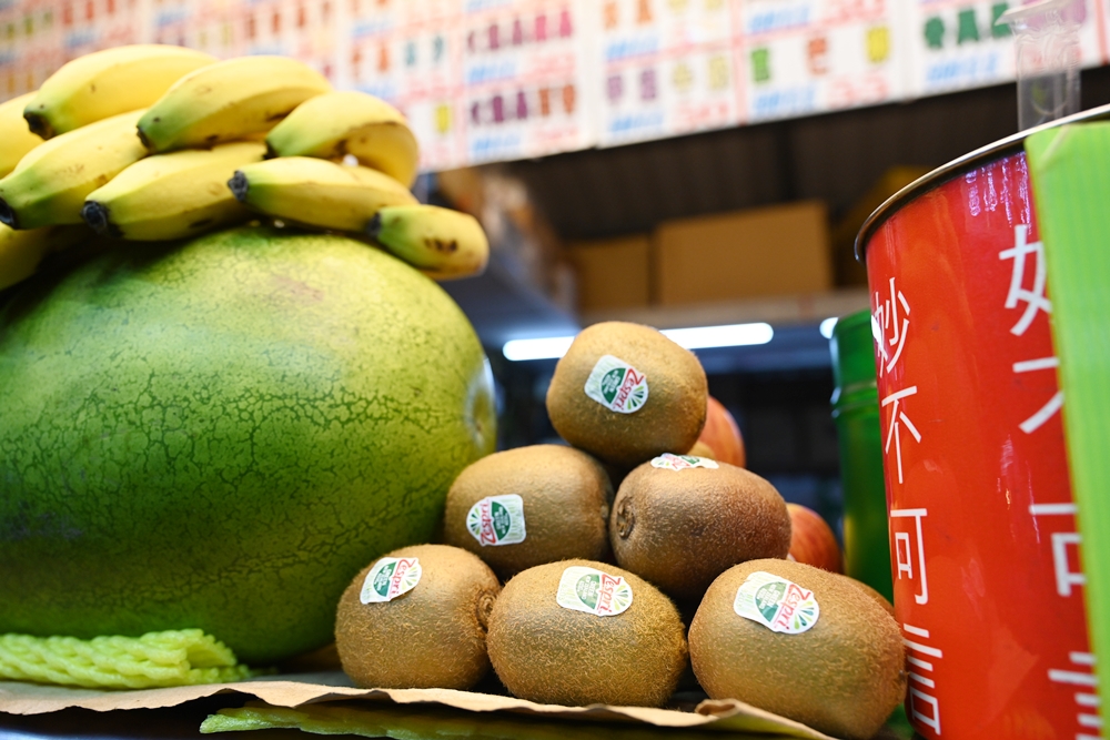 花蓮美食推薦。夜市王 花蓮東大門夜市 無刺白帶魚捲、強蛋餅、福町本舖檸檬汁、東大門美食！