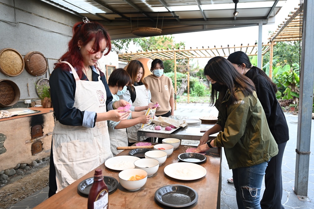 台南一日遊。後壁俗女村 俗女村電力站 DIY披薩、義昌碾米廠、菁寮老街! 台南一日遊。後壁俗女村 俗女村電力站 DIY披薩、義昌碾米廠、菁寮老街!