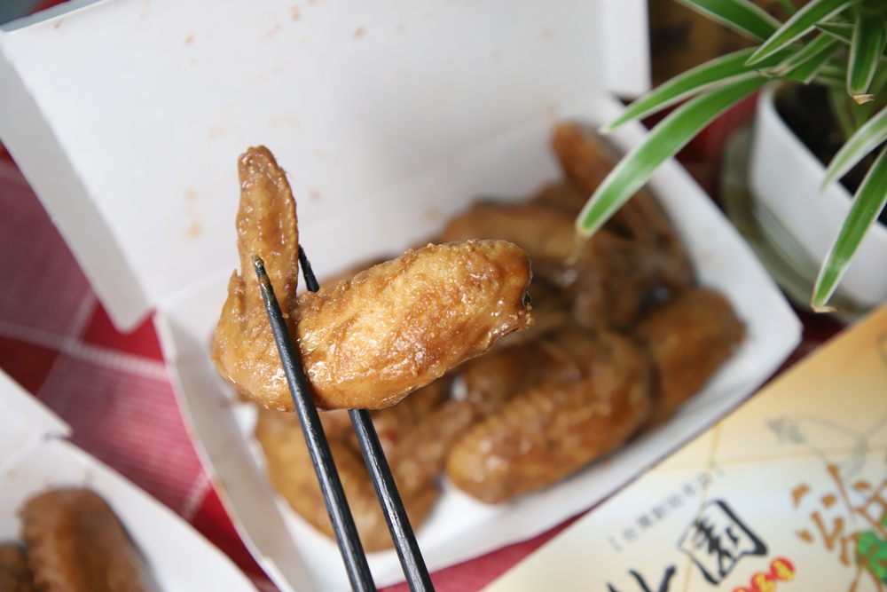 宅配。黑竹園雞腳凍 員林在地40多年冰鎮滷味 必買招牌雞腳凍、雞翅、花生、豆干！員林伴手禮！