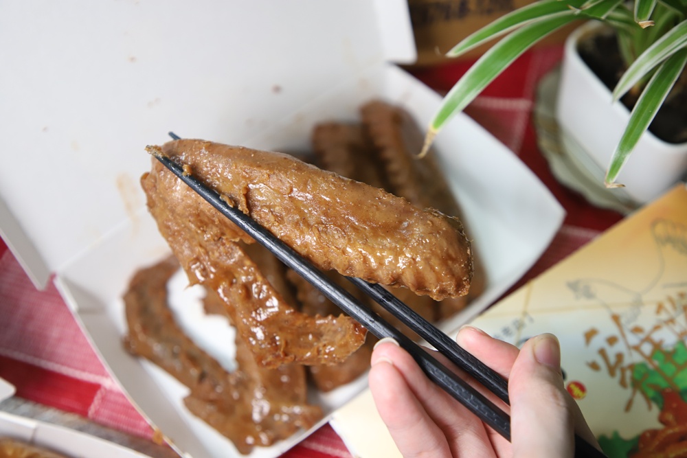 宅配。黑竹園雞腳凍 員林在地40多年冰鎮滷味 必買招牌雞腳凍、雞翅、花生、豆干！員林伴手禮！