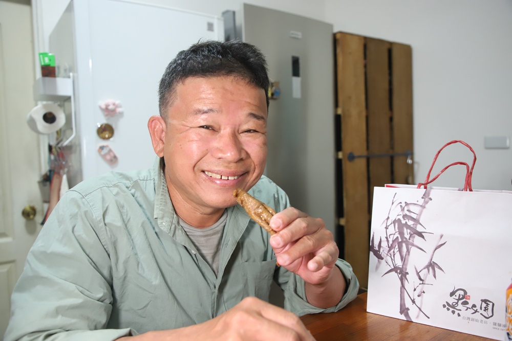 宅配。黑竹園雞腳凍 員林在地40多年冰鎮滷味 必買招牌雞腳凍、雞翅、花生、豆干！員林伴手禮！
