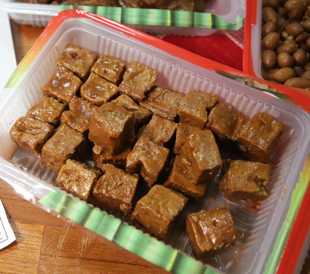 宅配。黑竹園雞腳凍 員林在地40多年冰鎮滷味 必買招牌雞腳凍、雞翅、花生、豆干！員林伴手禮！