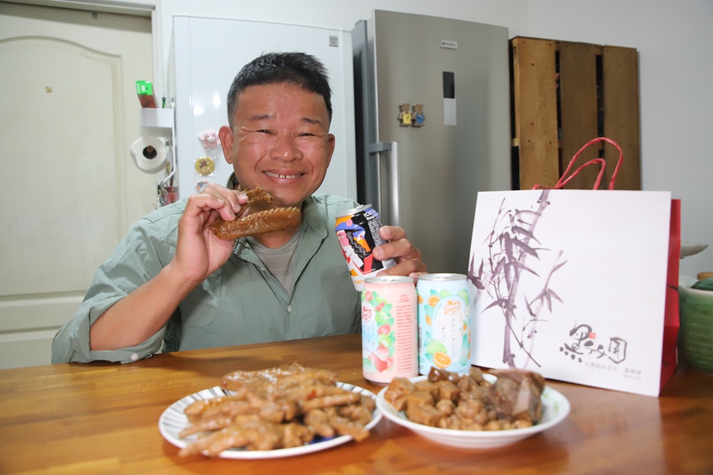 宅配。黑竹園雞腳凍 員林在地40多年冰鎮滷味 必買招牌雞腳凍、雞翅、花生、豆干！員林伴手禮！