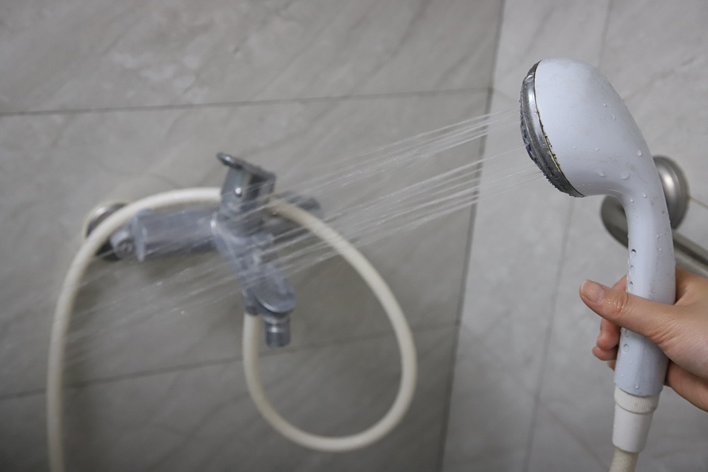 開箱。Haier 海爾 一級能效 冷凝式節能燃氣熱水器 16L 精準控溫 不再忽冷忽熱、全機保固三年! 開箱。Haier 海爾 一級能效 冷凝式節能燃氣熱水器 16L 精準控溫 不再忽冷忽熱、全機保固三年!