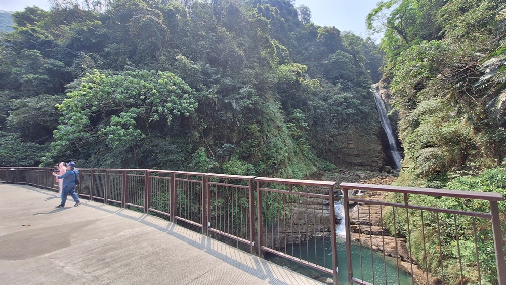 南投二日遊。南投鹿谷賞螢趣、品嘗在地美食、炸蟋蟀、苦茶油拌飯、DIY玩點茶、Q茶球、南投住宿推薦! 南投二日遊。南投鹿谷賞螢趣、品嘗在地美食、炸蟋蟀、苦茶油拌飯、DIY玩點茶、Q茶球、南投住宿推薦!
