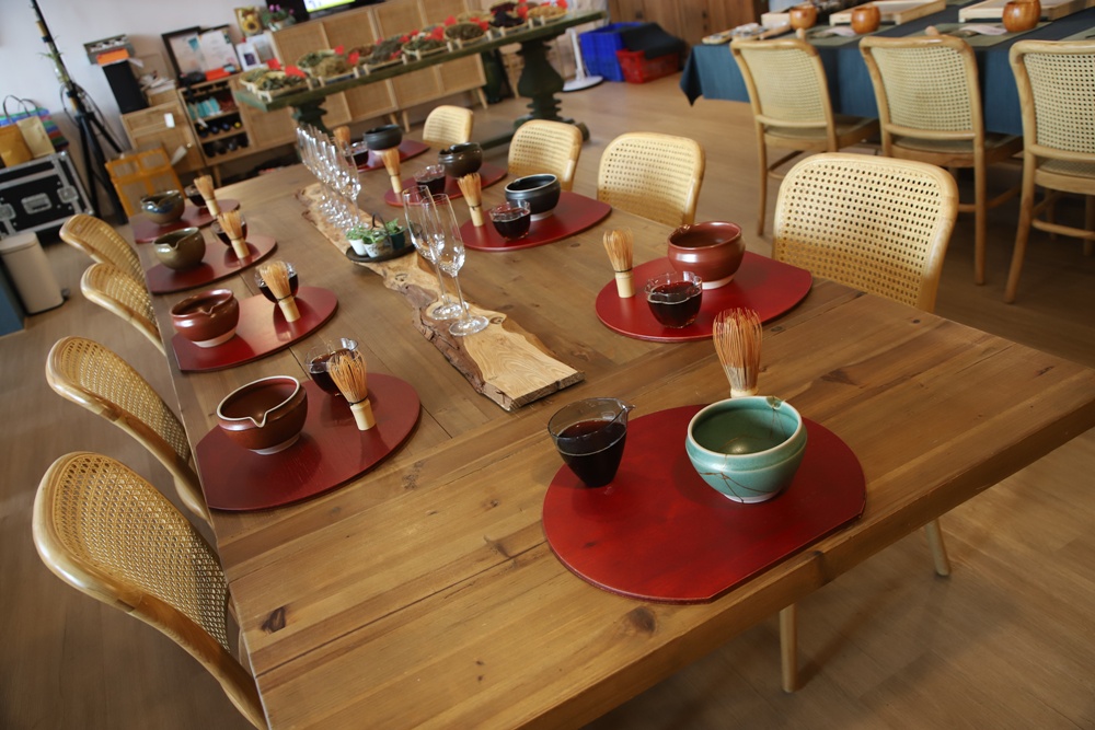 南投二日遊。南投鹿谷賞螢趣、品嘗在地美食、炸蟋蟀、苦茶油拌飯、DIY玩點茶、Q茶球、南投住宿推薦! 南投二日遊。南投鹿谷賞螢趣、品嘗在地美食、炸蟋蟀、苦茶油拌飯、DIY玩點茶、Q茶球、南投住宿推薦!