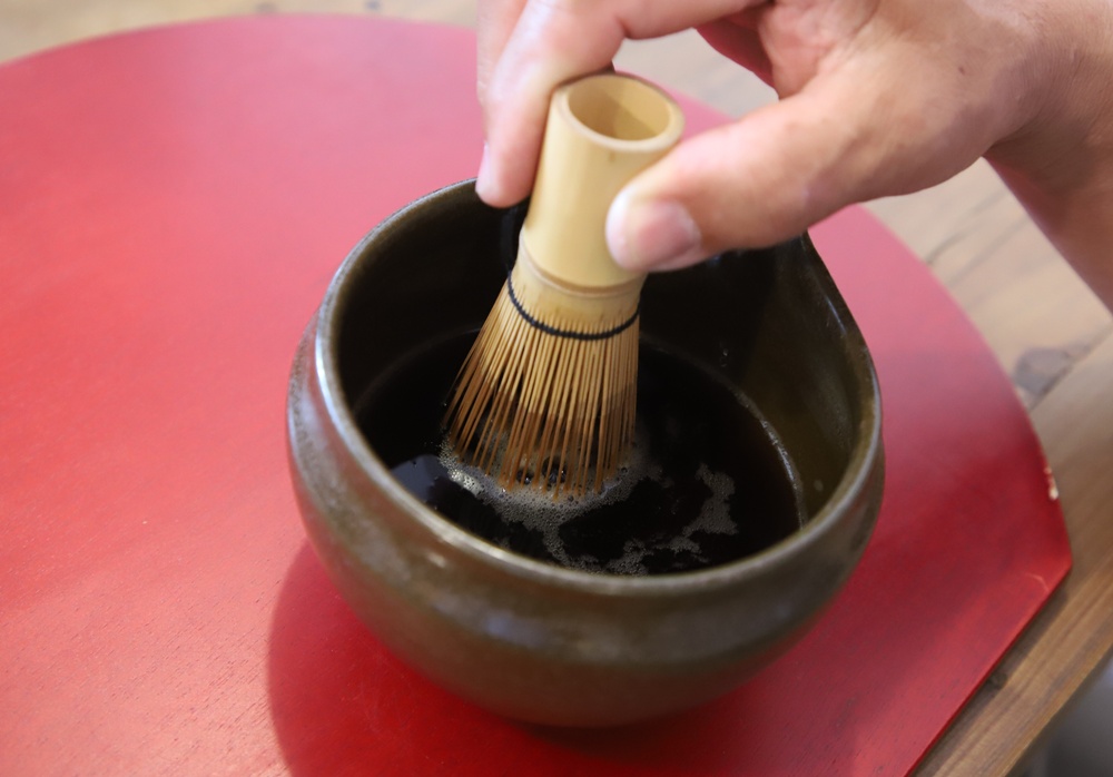 南投二日遊。南投鹿谷賞螢趣、品嘗在地美食、炸蟋蟀、苦茶油拌飯、DIY玩點茶、Q茶球、南投住宿推薦! 南投二日遊。南投鹿谷賞螢趣、品嘗在地美食、炸蟋蟀、苦茶油拌飯、DIY玩點茶、Q茶球、南投住宿推薦!