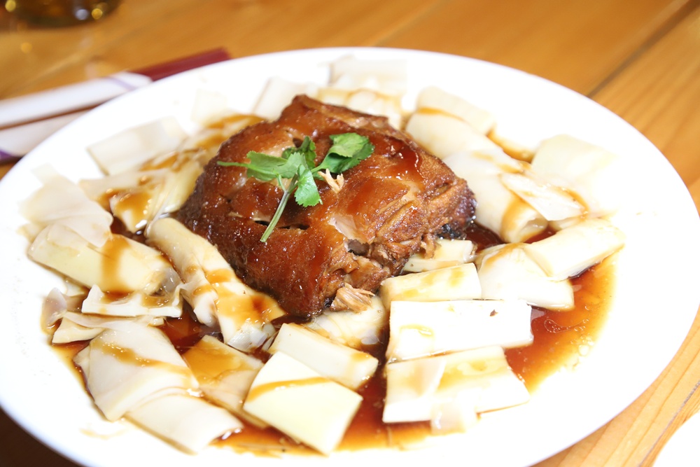 南投二日遊。南投鹿谷賞螢趣、品嘗在地美食、炸蟋蟀、苦茶油拌飯、DIY玩點茶、Q茶球、南投住宿推薦! 南投二日遊。南投鹿谷賞螢趣、品嘗在地美食、炸蟋蟀、苦茶油拌飯、DIY玩點茶、Q茶球、南投住宿推薦!