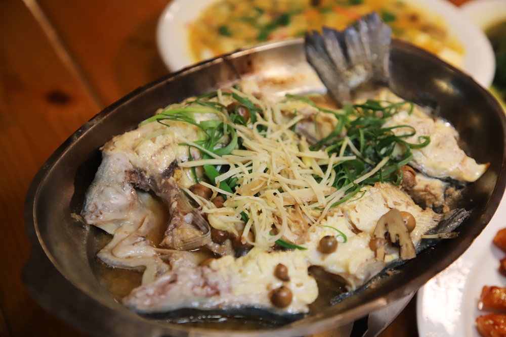 南投二日遊。南投鹿谷賞螢趣、品嘗在地美食、炸蟋蟀、苦茶油拌飯、DIY玩點茶、Q茶球、南投住宿推薦! 南投二日遊。南投鹿谷賞螢趣、品嘗在地美食、炸蟋蟀、苦茶油拌飯、DIY玩點茶、Q茶球、南投住宿推薦!