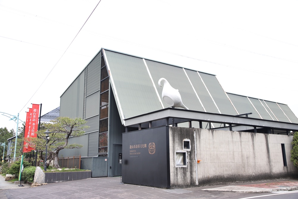 南投二日遊。南投鹿谷賞螢趣、品嘗在地美食、炸蟋蟀、苦茶油拌飯、DIY玩點茶、Q茶球、南投住宿推薦! 南投二日遊。南投鹿谷賞螢趣、品嘗在地美食、炸蟋蟀、苦茶油拌飯、DIY玩點茶、Q茶球、南投住宿推薦!