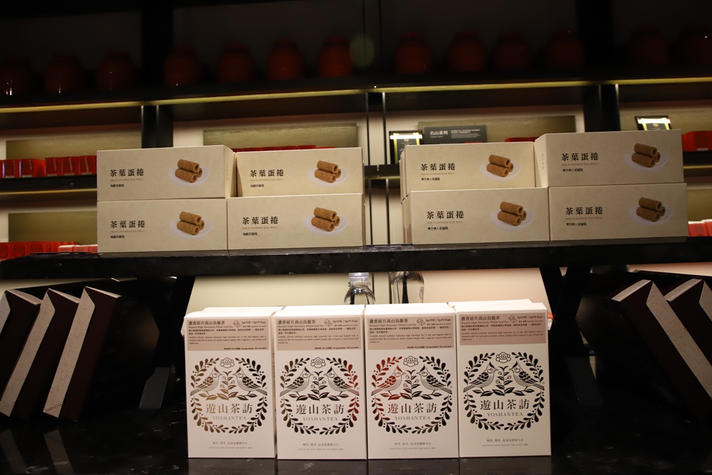 南投二日遊。南投鹿谷賞螢趣、品嘗在地美食、炸蟋蟀、苦茶油拌飯、DIY玩點茶、Q茶球、南投住宿推薦! 南投二日遊。南投鹿谷賞螢趣、品嘗在地美食、炸蟋蟀、苦茶油拌飯、DIY玩點茶、Q茶球、南投住宿推薦!