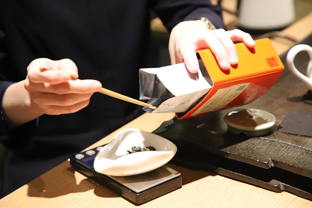 南投二日遊。南投鹿谷賞螢趣、品嘗在地美食、炸蟋蟀、苦茶油拌飯、DIY玩點茶、Q茶球、南投住宿推薦! 南投二日遊。南投鹿谷賞螢趣、品嘗在地美食、炸蟋蟀、苦茶油拌飯、DIY玩點茶、Q茶球、南投住宿推薦!