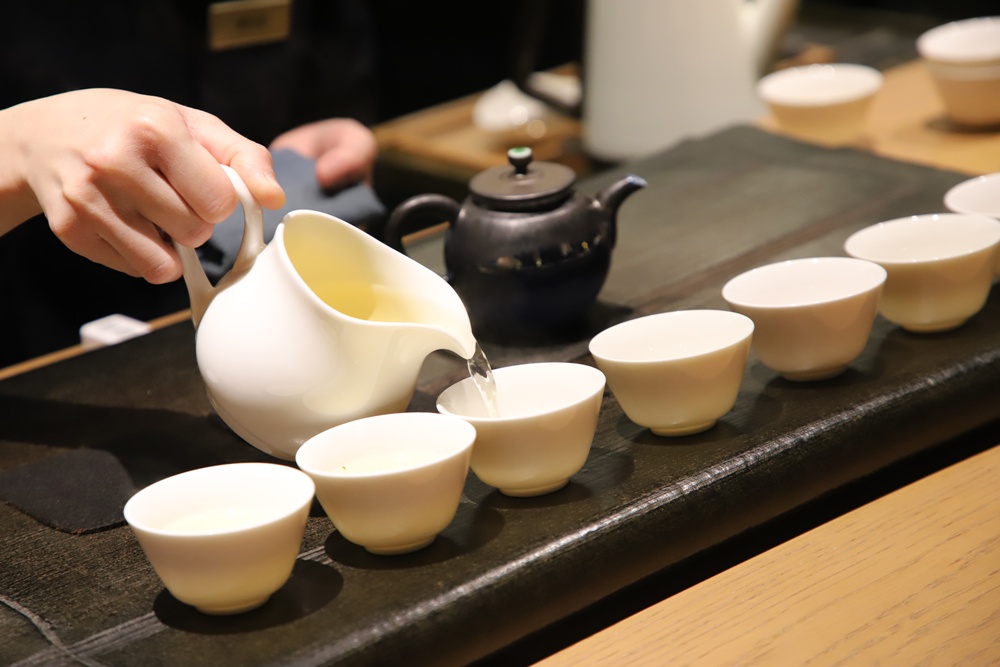 南投二日遊。南投鹿谷賞螢趣、品嘗在地美食、炸蟋蟀、苦茶油拌飯、DIY玩點茶、Q茶球、南投住宿推薦! 南投二日遊。南投鹿谷賞螢趣、品嘗在地美食、炸蟋蟀、苦茶油拌飯、DIY玩點茶、Q茶球、南投住宿推薦!