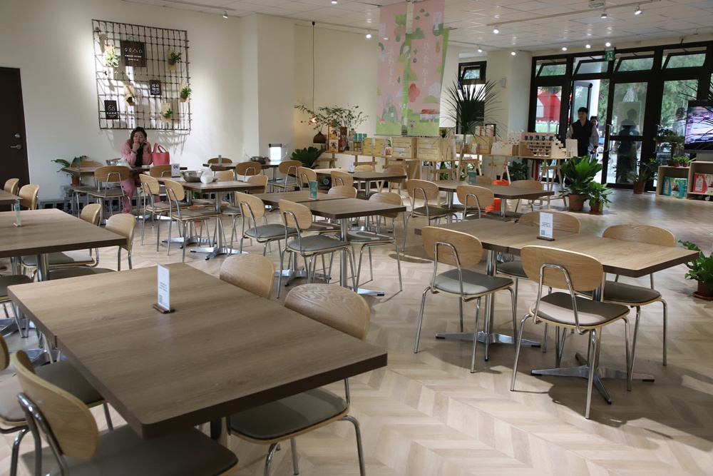 南投二日遊。南投鹿谷賞螢趣、品嘗在地美食、炸蟋蟀、苦茶油拌飯、DIY玩點茶、Q茶球、南投住宿推薦! 南投二日遊。南投鹿谷賞螢趣、品嘗在地美食、炸蟋蟀、苦茶油拌飯、DIY玩點茶、Q茶球、南投住宿推薦!