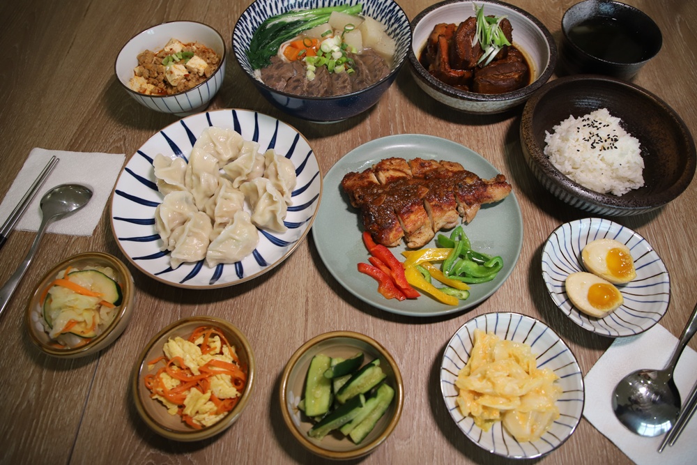南投二日遊。南投鹿谷賞螢趣、品嘗在地美食、炸蟋蟀、苦茶油拌飯、DIY玩點茶、Q茶球、南投住宿推薦! 南投二日遊。南投鹿谷賞螢趣、品嘗在地美食、炸蟋蟀、苦茶油拌飯、DIY玩點茶、Q茶球、南投住宿推薦!