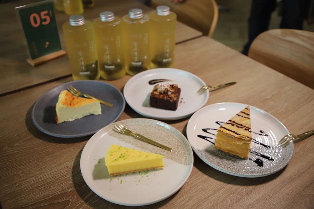 南投二日遊。南投鹿谷賞螢趣、品嘗在地美食、炸蟋蟀、苦茶油拌飯、DIY玩點茶、Q茶球、南投住宿推薦! 南投二日遊。南投鹿谷賞螢趣、品嘗在地美食、炸蟋蟀、苦茶油拌飯、DIY玩點茶、Q茶球、南投住宿推薦!
