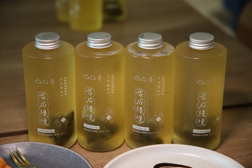 南投二日遊。南投鹿谷賞螢趣、品嘗在地美食、炸蟋蟀、苦茶油拌飯、DIY玩點茶、Q茶球、南投住宿推薦! 南投二日遊。南投鹿谷賞螢趣、品嘗在地美食、炸蟋蟀、苦茶油拌飯、DIY玩點茶、Q茶球、南投住宿推薦!