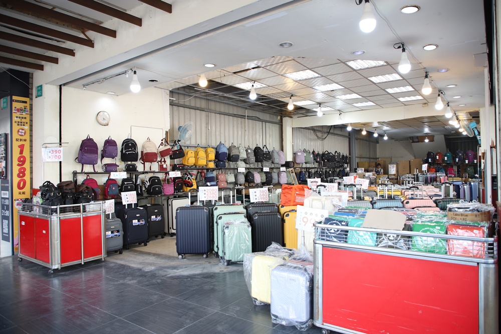 台南永康行李箱特賣會。JOHOYA禾雅行動館 工廠直營 全館$990元起!知名品牌行李箱6折起、NUMANNI 美式十字軍、金安德森 5折起! 台南永康行李箱特賣會。JOHOYA禾雅行動館 工廠直營 全館$990元起!知名品牌行李箱6折起、NUMANNI 美式十字軍、金安德森 5折起!