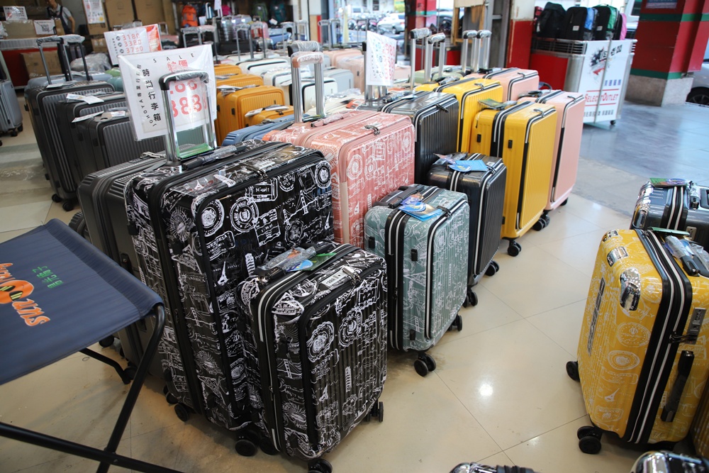 台南永康行李箱特賣會。JOHOYA禾雅行動館 工廠直營 全館$990元起!知名品牌行李箱6折起、NUMANNI 美式十字軍、金安德森 5折起! 台南永康行李箱特賣會。JOHOYA禾雅行動館 工廠直營 全館$990元起!知名品牌行李箱6折起、NUMANNI 美式十字軍、金安德森 5折起!