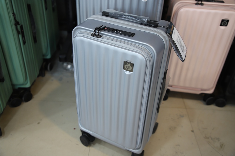 台南永康行李箱特賣會。JOHOYA禾雅行動館 工廠直營 全館$990元起!知名品牌行李箱6折起、NUMANNI 美式十字軍、金安德森 5折起! 台南永康行李箱特賣會。JOHOYA禾雅行動館 工廠直營 全館$990元起!知名品牌行李箱6折起、NUMANNI 美式十字軍、金安德森 5折起!