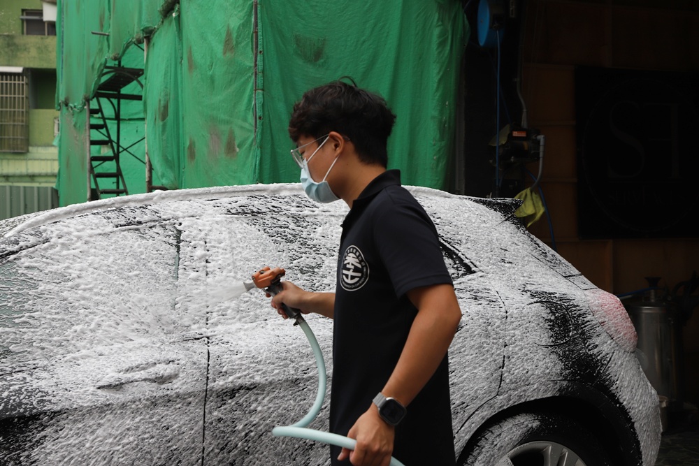 高雄鍍膜推薦。士季車體鍍膜技研 精緻洗車、車體美容、車體鍍膜、玻璃鍍膜！