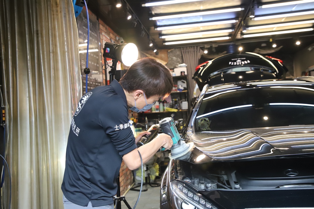 高雄鍍膜推薦。士季車體鍍膜技研 精緻洗車、車體美容、車體鍍膜、玻璃鍍膜！