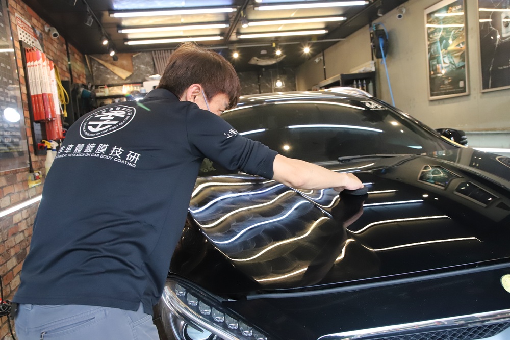高雄鍍膜推薦。士季車體鍍膜技研 精緻洗車、車體美容、車體鍍膜、玻璃鍍膜！
