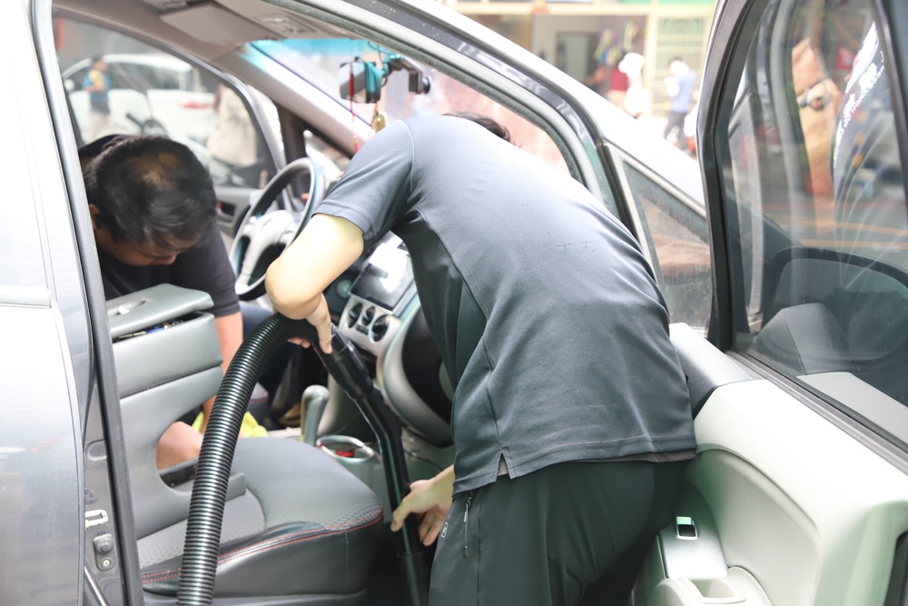 高雄鍍膜推薦。士季車體鍍膜技研 精緻洗車、車體美容、車體鍍膜、玻璃鍍膜！