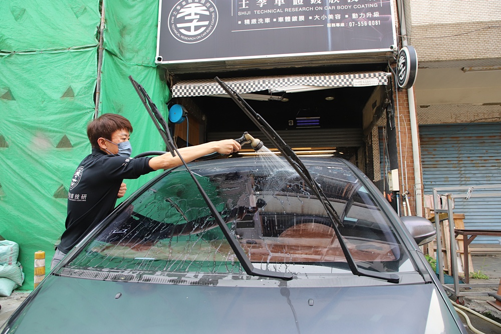 高雄鍍膜推薦。士季車體鍍膜技研 精緻洗車、車體美容、車體鍍膜、玻璃鍍膜！