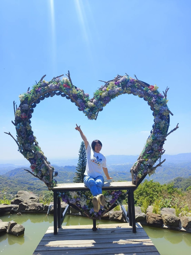 台南楠西。景美是吉景觀咖啡餐廳 180度無死角山嵐美景、天空之心景觀台、在地梅子雞餐、咖啡、下午茶推薦!毛小孩友善餐廳! 台南楠西。景美是吉景觀咖啡餐廳 180度無死角山嵐美景、天空之心景觀台、在地梅子雞餐、咖啡、下午茶推薦!毛小孩友善餐廳!