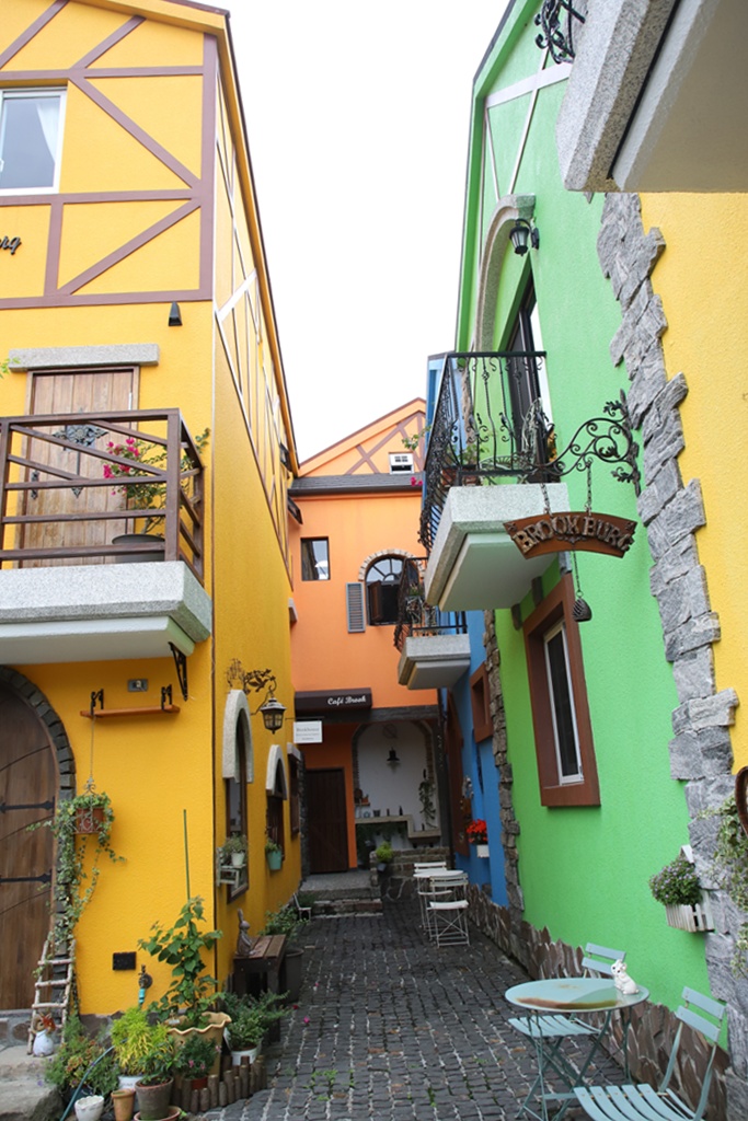 宜蘭員山民宿推薦。布魯克森林 BrooKburg 一秒讓你走進歐洲小鎮！