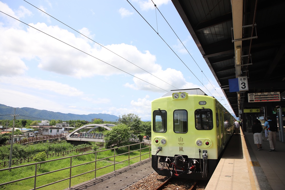 花東旅遊。山嵐號 花東縱谷旬味觀光列車 票價、行駛路線、山海宴餐盒、和菓子甜點! 花東旅遊。山嵐號 花東縱谷旬味觀光列車 票價、行駛路線、山海宴餐盒、和菓子甜點!