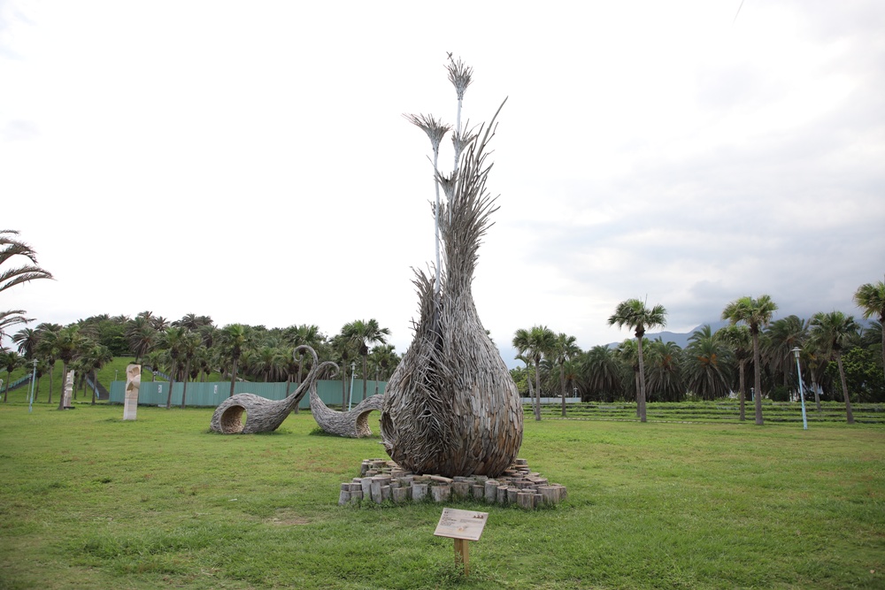 花蓮旅遊。太平洋公園(花蓮南濱公園) 海是愛花蓮-漂流木藝術節! 花蓮旅遊。太平洋公園(花蓮南濱公園) 海是愛花蓮-漂流木藝術節!