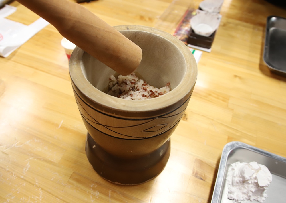 花蓮伴手禮推薦!阿美麻糬、阿美小米文化館、伴手禮採購、麻糬DIY體驗、阿美族服體驗! 花蓮伴手禮推薦!阿美麻糬、阿美小米文化館、伴手禮採購、麻糬DIY體驗、阿美族服體驗!