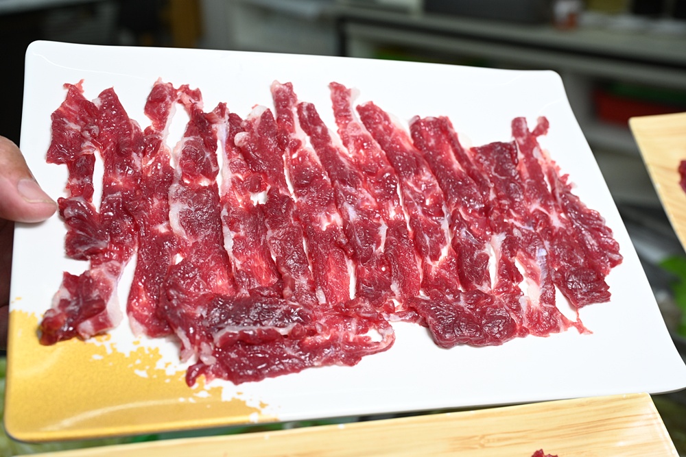 台南美食。森之牛溫體牛肉火鍋、牛肉湯、腱子肉、盡磅上等牛肉、台南牛肉火鍋推薦! 台南美食。森之牛溫體牛肉火鍋、牛肉湯、腱子肉、盡磅上等牛肉、台南牛肉火鍋推薦!
