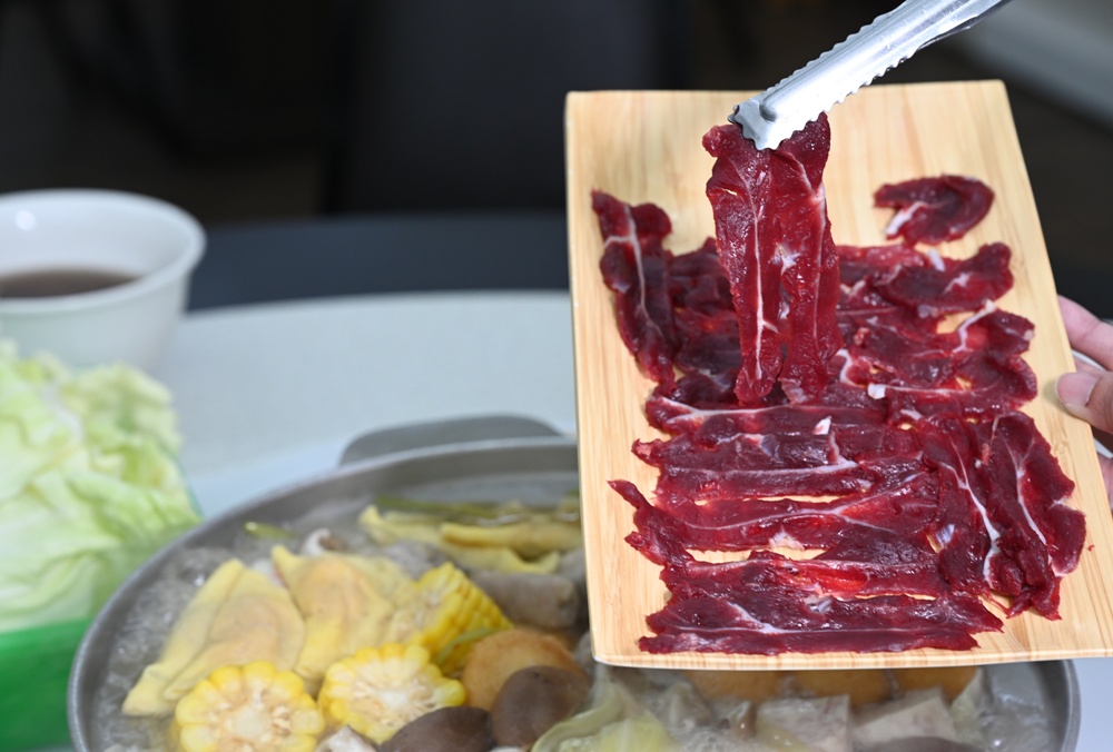台南美食。森之牛溫體牛肉火鍋、牛肉湯、腱子肉、盡磅上等牛肉、台南牛肉火鍋推薦! 台南美食。森之牛溫體牛肉火鍋、牛肉湯、腱子肉、盡磅上等牛肉、台南牛肉火鍋推薦!