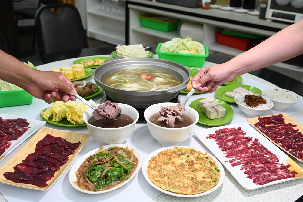 台南美食。森之牛溫體牛肉火鍋、牛肉湯、腱子肉、盡磅上等牛肉、台南牛肉火鍋推薦! 台南美食。森之牛溫體牛肉火鍋、牛肉湯、腱子肉、盡磅上等牛肉、台南牛肉火鍋推薦!