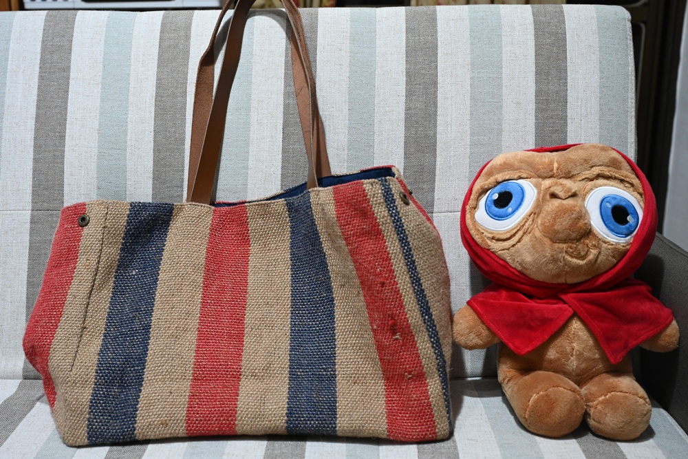 宅配。KK JuteBag 潮麻包 環保袋、購物包、托特包、側背包、台灣原創設計! 宅配。KK JuteBag 潮麻包 環保袋、購物包、托特包、側背包、台灣原創設計!