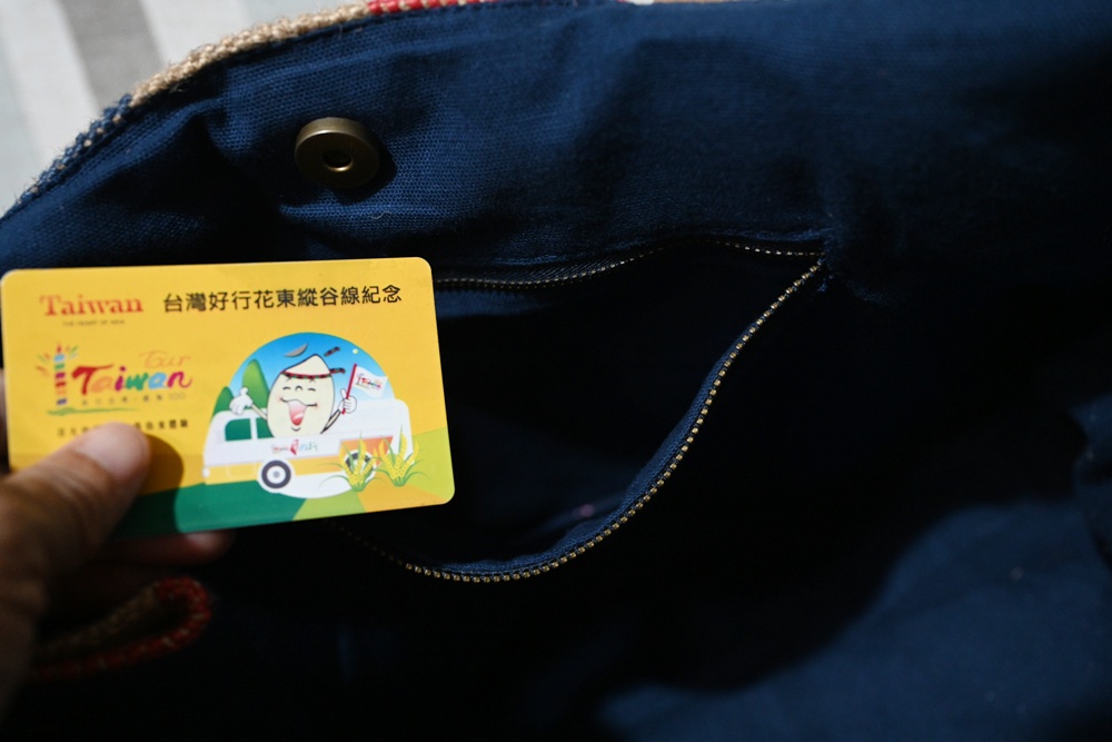 宅配。KK JuteBag 潮麻包 環保袋、購物包、托特包、側背包、台灣原創設計! 宅配。KK JuteBag 潮麻包 環保袋、購物包、托特包、側背包、台灣原創設計!