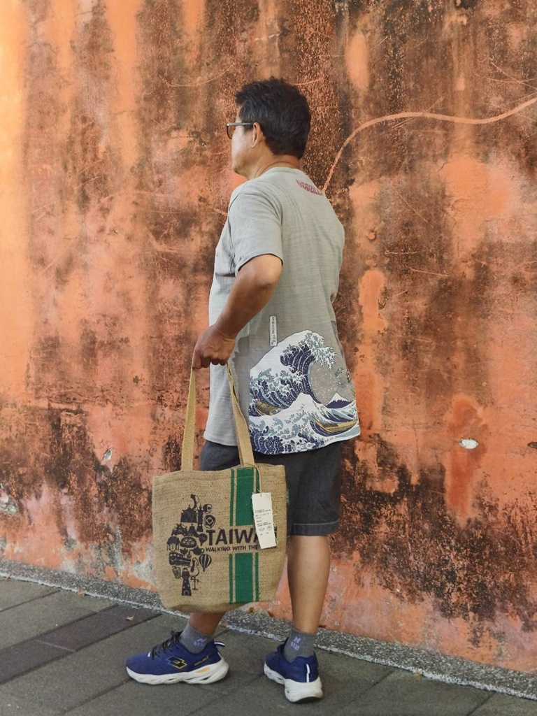 宅配。KK JuteBag 潮麻包 環保袋、購物包、托特包、側背包、台灣原創設計! 宅配。KK JuteBag 潮麻包 環保袋、購物包、托特包、側背包、台灣原創設計!