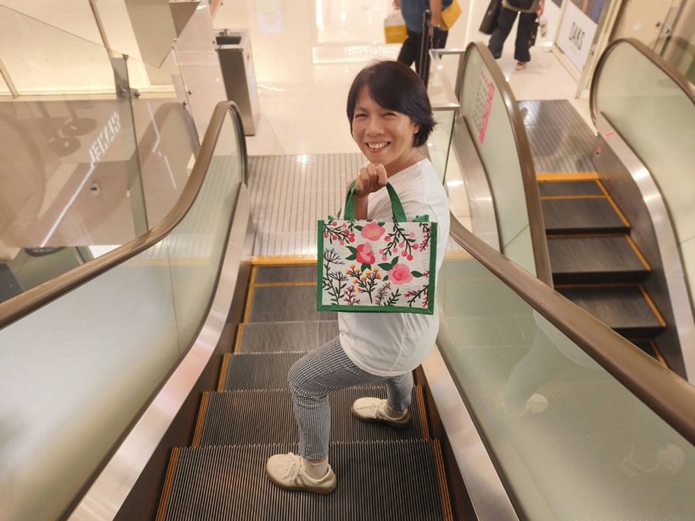宅配。KK JuteBag 潮麻包 環保袋、購物包、托特包、側背包、台灣原創設計! 宅配。KK JuteBag 潮麻包 環保袋、購物包、托特包、側背包、台灣原創設計!