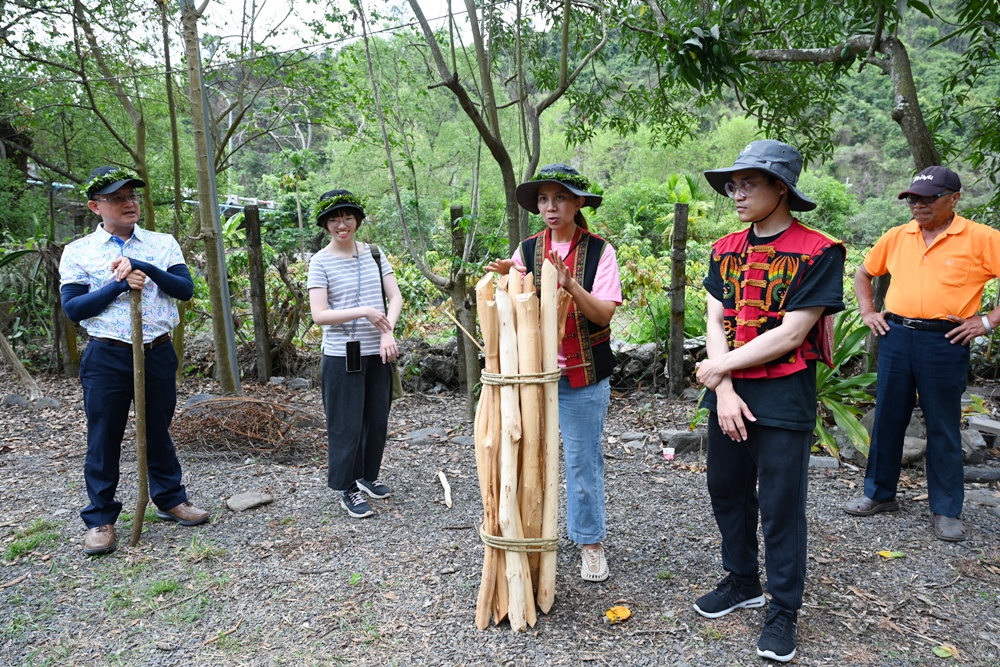 屏東一日遊。屏東泰武 萬安部落 送情柴體驗、達扎屋敲拓染、部落旅遊！