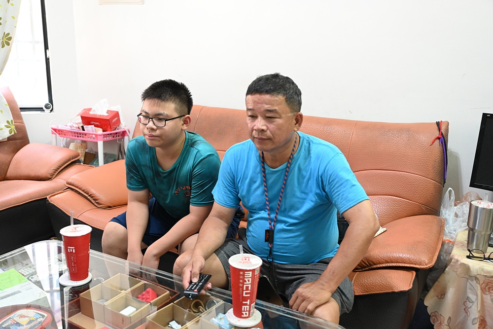 開箱。SANSUI山水／40吋電視／Full HD高畫質／租屋族、小資族首選 / 全機3年保固