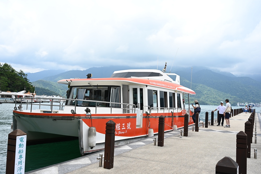 南投一日遊。日月潭電動船 日月潭遊湖、船票、周邊美食、景點推薦！