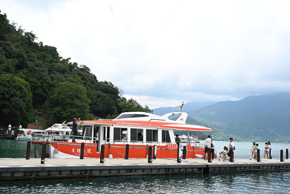 南投一日遊。日月潭電動船 日月潭遊湖、船票、周邊美食、景點推薦！
