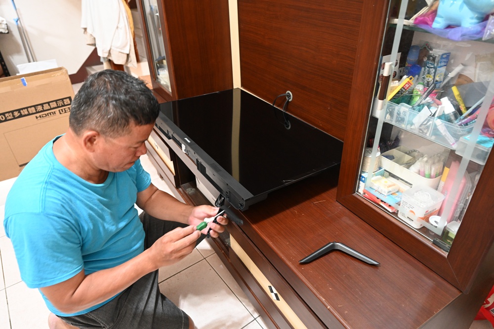 開箱。SANSUI山水／40吋電視／Full HD高畫質／租屋族、小資族首選 / 全機3年保固