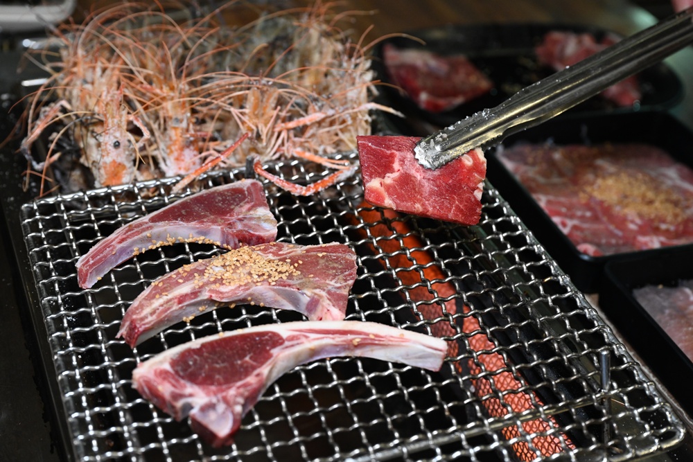 高雄唯一活泰國蝦吃到飽！野饌燒肉 楠梓店 活泰國蝦＆和牛吃到飽 新鮮現撈泰國蝦、哈根達斯冰淇淋吃到飽、火烤兩吃！