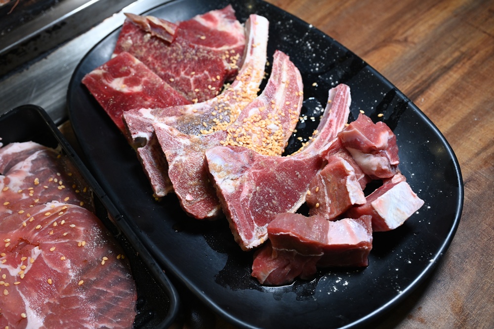 高雄唯一活泰國蝦吃到飽！野饌燒肉 楠梓店 活泰國蝦＆和牛吃到飽 新鮮現撈泰國蝦、哈根達斯冰淇淋吃到飽、火烤兩吃！