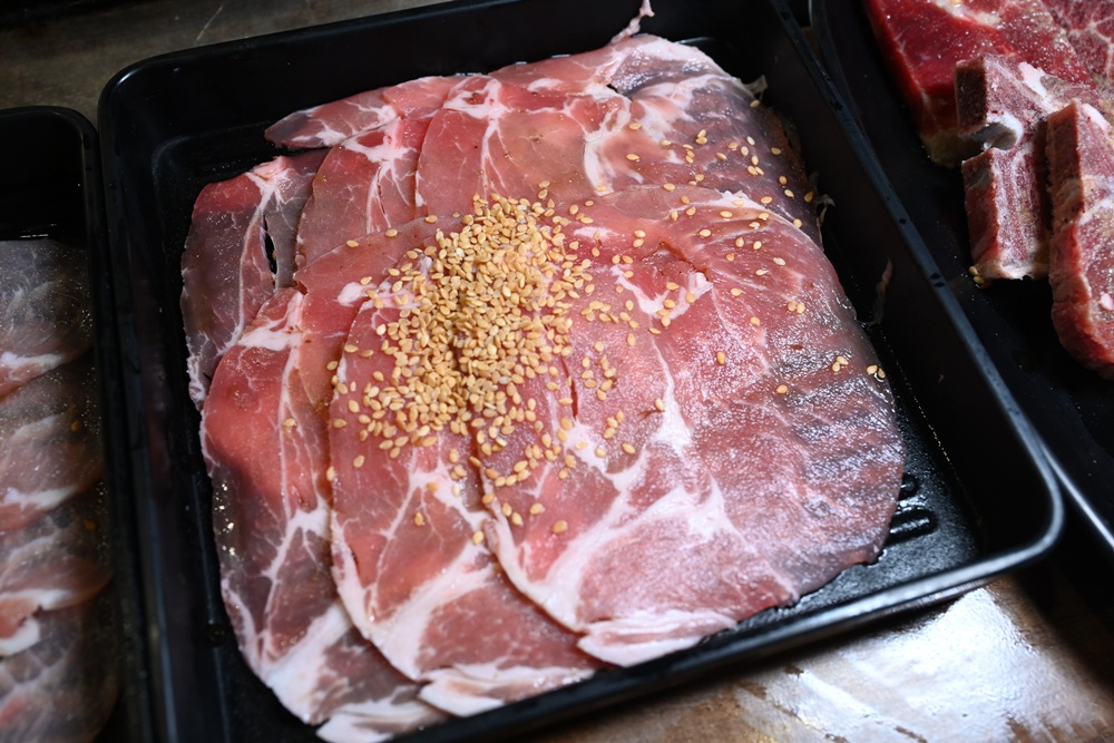 高雄唯一活泰國蝦吃到飽！野饌燒肉 楠梓店 活泰國蝦＆和牛吃到飽 新鮮現撈泰國蝦、哈根達斯冰淇淋吃到飽、火烤兩吃！