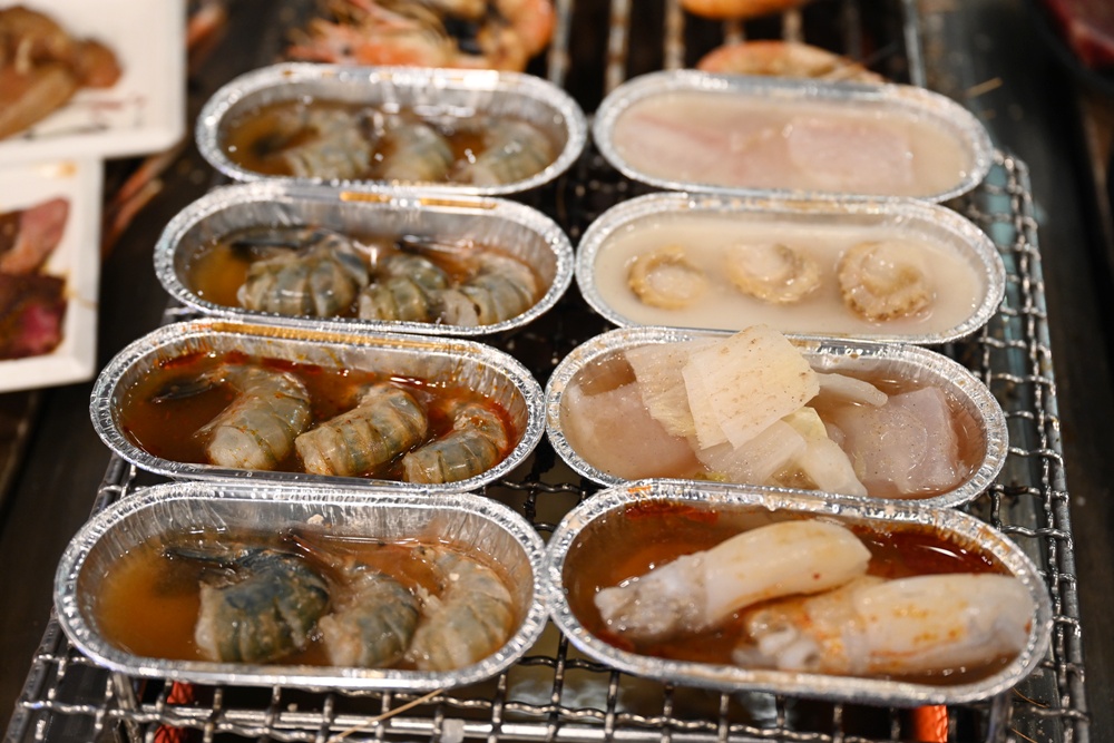 高雄唯一活泰國蝦吃到飽！野饌燒肉 楠梓店 活泰國蝦＆和牛吃到飽 新鮮現撈泰國蝦、哈根達斯冰淇淋吃到飽、火烤兩吃！